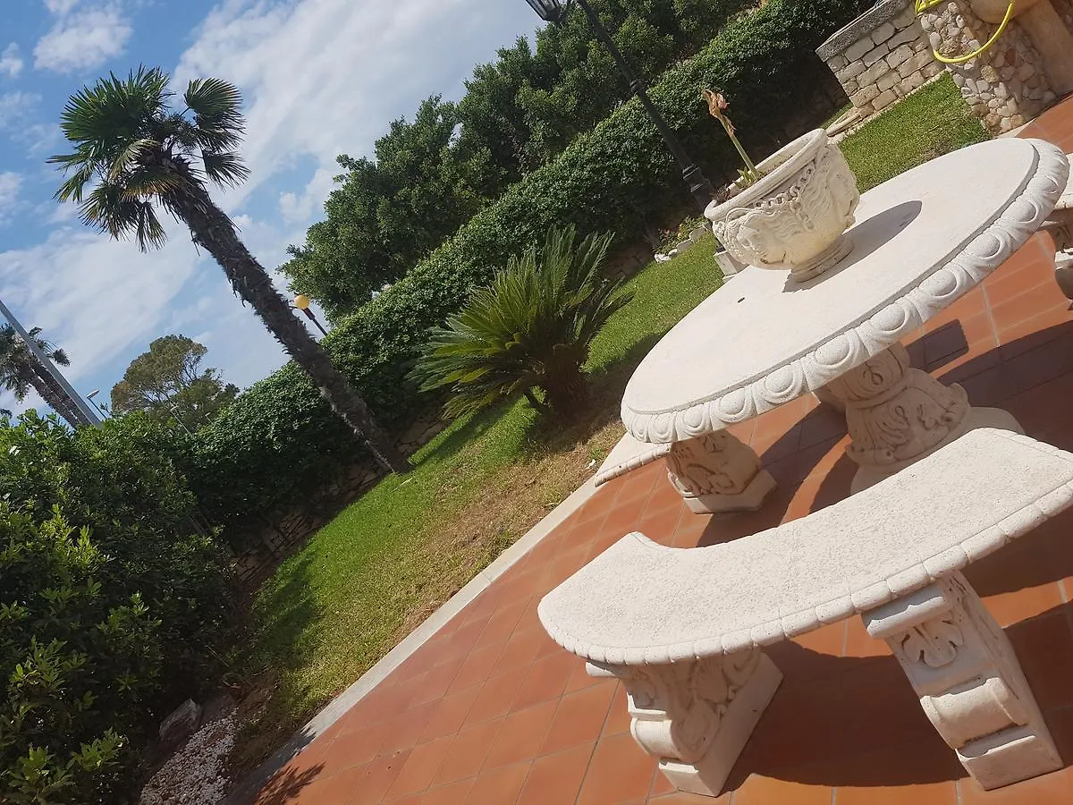 Villa Nicole Marina di Ragusa Italien